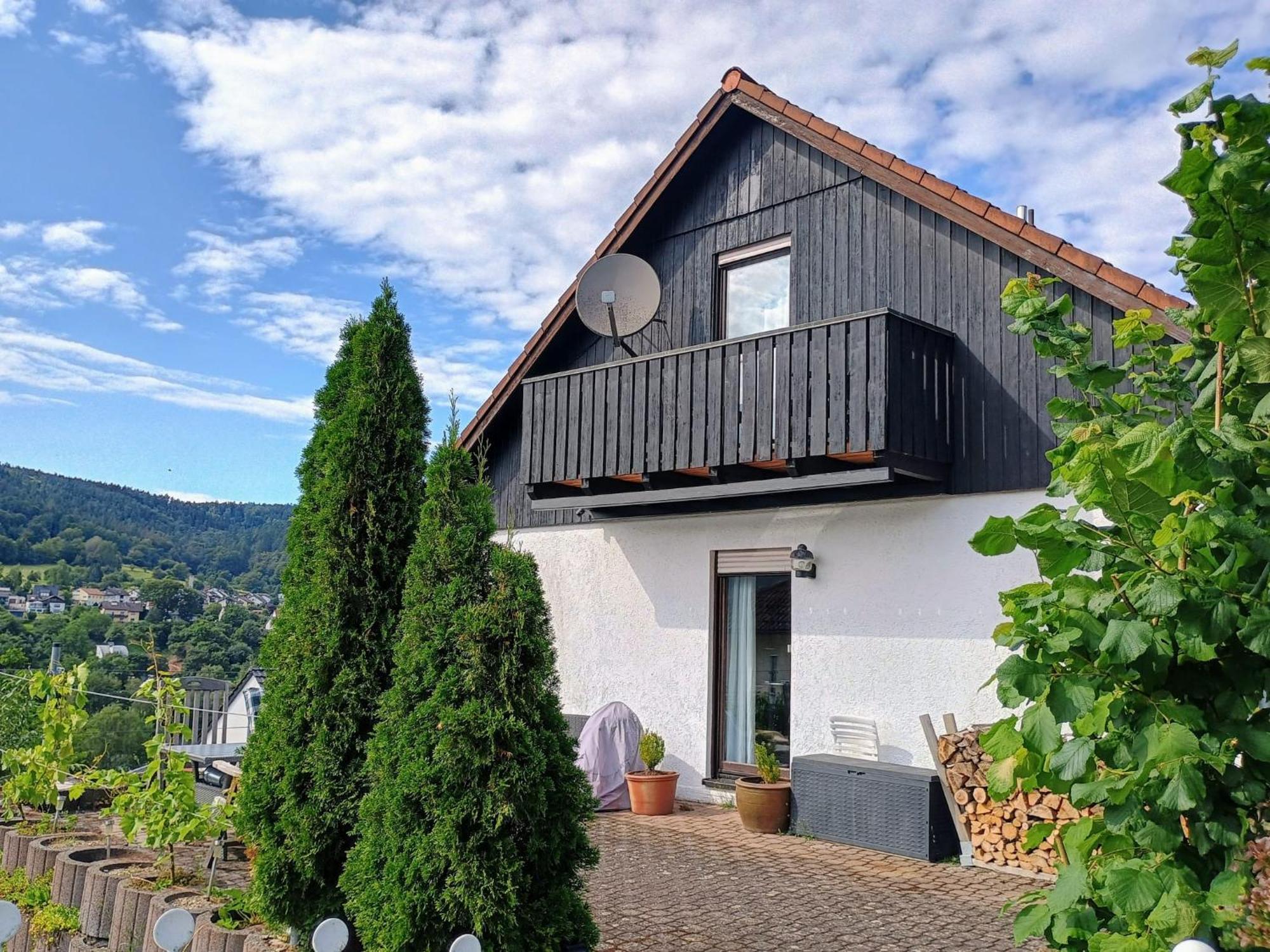 Sleep&Chill - Ruhige Uebernachtung Mit Main-Blick Daire Neustadt am Main Dış mekan fotoğraf