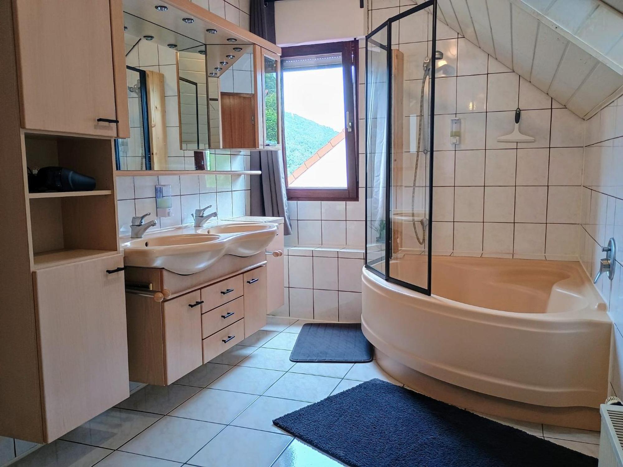 Sleep&Chill - Ruhige Uebernachtung Mit Main-Blick Daire Neustadt am Main Dış mekan fotoğraf
